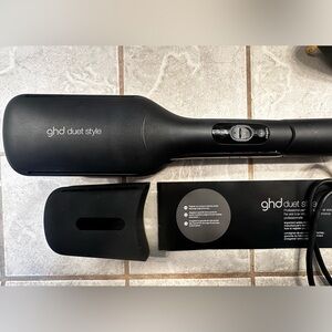 ghd Duet Style 2-in-1 Flat Iron Straightener and Hair Dryer in One.